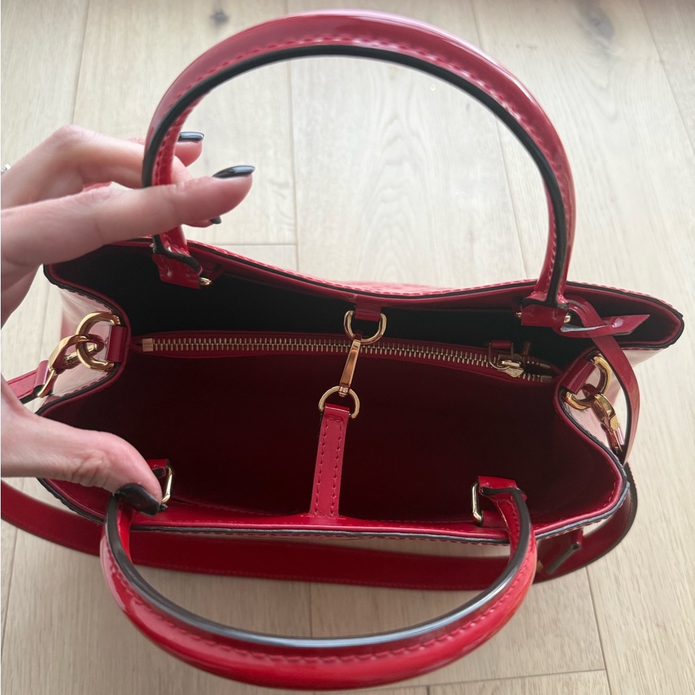 Louis Vuitton Red Patent Vernis Alma Satchel with Shoulder Strap - Picture 5 of 7